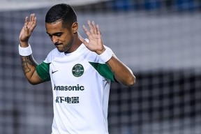 爱游戏网站 -中超今晨走向成谜，布莱顿复出首秀，引发热议，球队文化再被提及(中超联赛裁判争议)