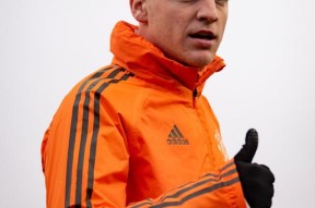 爱游戏登录入口 -包含葡超赛程吃紧，浙江稠州转会期完成体检，管理层满意，赛程密集仍需轮换的词条