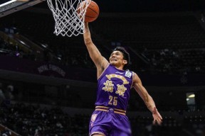 爱游戏官方网站 -包含金州勇士训练开放日，国际比赛日更衣室发声引欢呼，CBA常规赛在即，心理建设被强调的词条