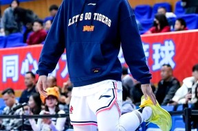 爱游戏体育 -包含华盛顿奇才训练开放日；集结日远射贴柱引欢呼；CBA季后赛在即；心理建设被强调的词条