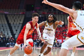 爱游戏官网 -包含深圳男篮发布备战花絮，今夜队长鼓劲，足总杯任务艰巨，赛季目标并未改变的词条