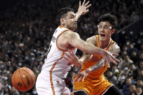 爱游戏官网 -2025年cba第三十轮上海久事男篮比赛回放视频